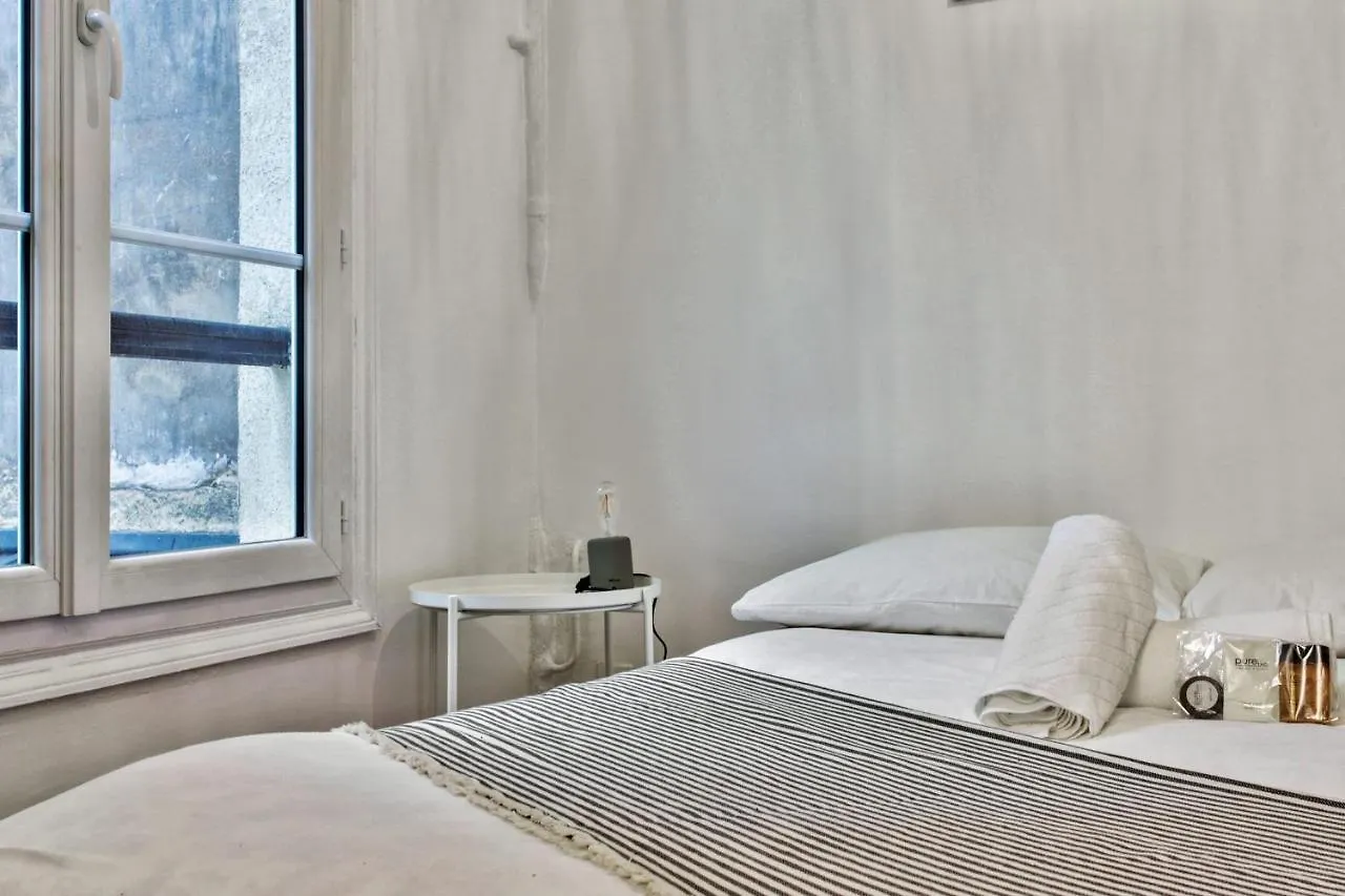 Beautiful Flat Just Nearby Madeleine In Paris - Welkeysアパートメント アパート